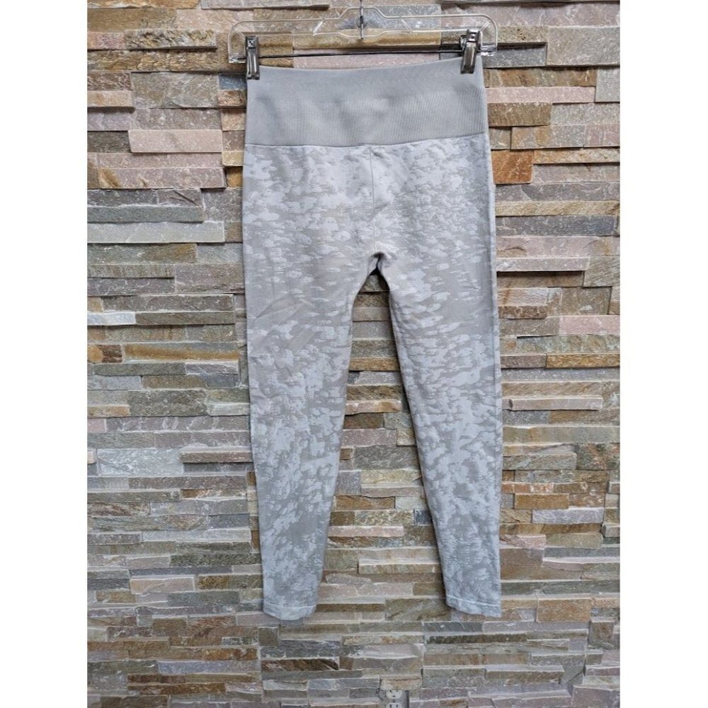 Fabletics Women's High-Waisted Seamless Mist Legging Light Grey Small